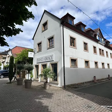 Apartment Design Im Alten Schloss *